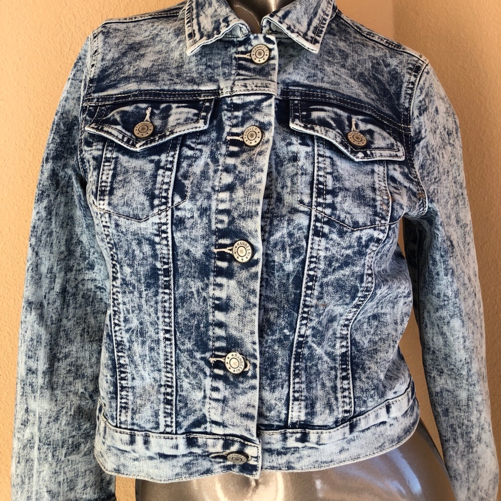 Brand new stone wash jean jacket 💥 small